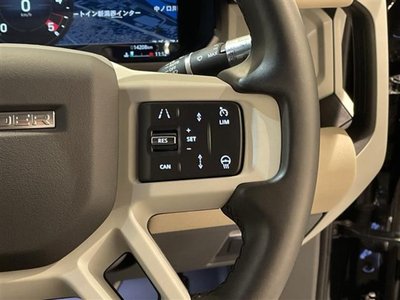 LAND ROVER DEFENDER - 8