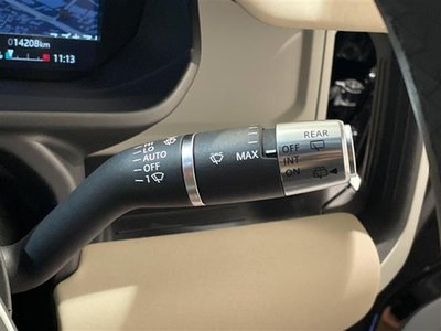 LAND ROVER DEFENDER - 10