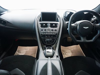 2019 Aston Martin DBS SUPERLEGGERA 照片 10