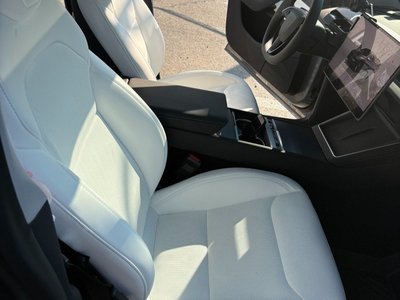TESLA MODEL Y - 7