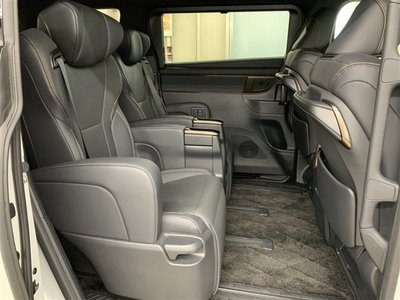 2023 TOYOTA ALPHARD photo 10