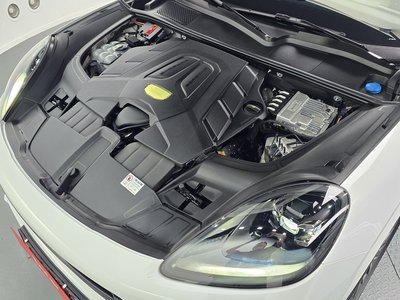 صورة 7 لـ 2022 Porsche CAYENNE