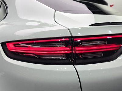 صورة 10 لـ 2022 Porsche CAYENNE