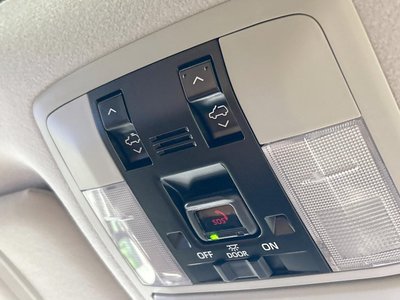 TOYOTA LAND CRUISER PRADO - 3