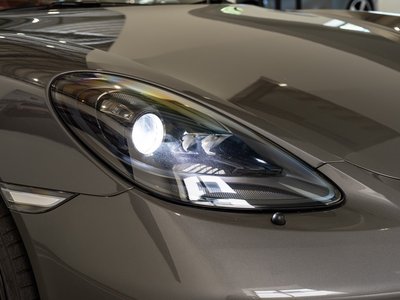صورة 10 لـ 2023 Porsche 718
