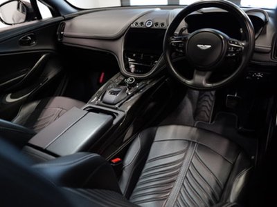 ASTON MARTIN DBX - 10