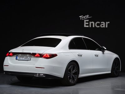 MERCEDES-BENZ E-CLASS - 3