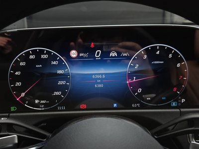 MERCEDES-BENZ E-CLASS - 8