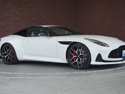 ASTON MARTIN DB12 - 6