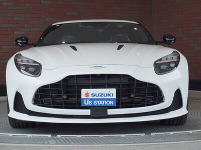 ASTON MARTIN DB12 - 7