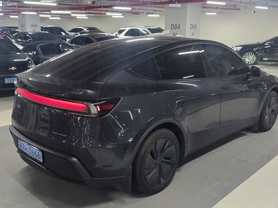 صورة 4 لـ 2025 Tesla MODEL Y