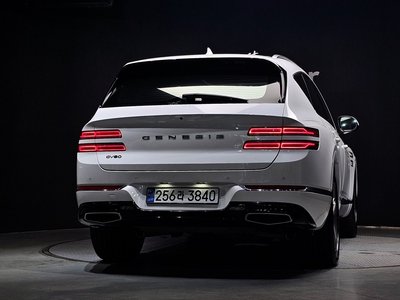 صورة 3 لـ 2020 Genesis GV80