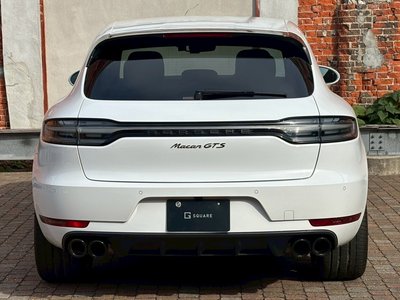 PORSCHE MACAN - 10