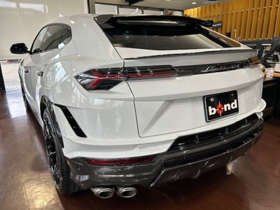 LAMBORGHINI URUS - 2