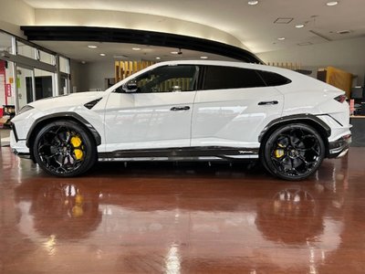 LAMBORGHINI URUS - 7