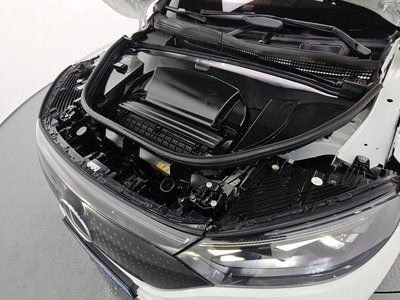 MERCEDES-BENZ EQE - 7