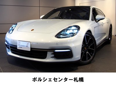 PORSCHE PANAMERA - 4