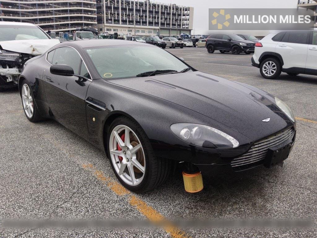 ASTON MARTIN V8 VANTAGE - View 1