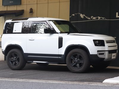 LAND ROVER DEFENDER - 6