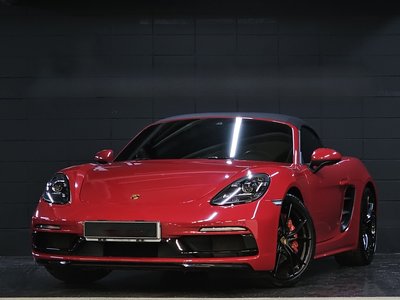 PORSCHE 718 BOXSTER