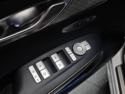 2021 Genesis GV70 — миниатюра 23