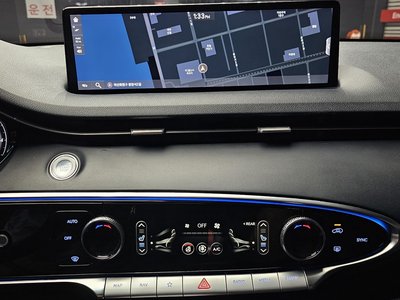 2021 Genesis GV70 — миниатюра 20
