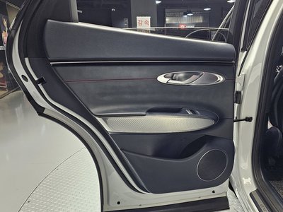 2021 Genesis GV70 — миниатюра 15