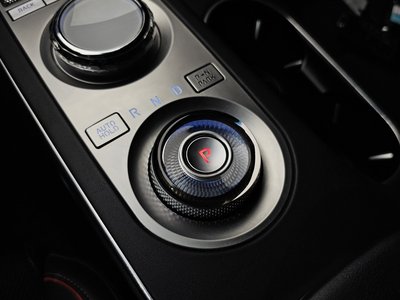 2021 Genesis GV70 — миниатюра 12