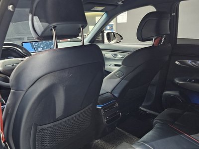 2021 Genesis GV70 — миниатюра 16