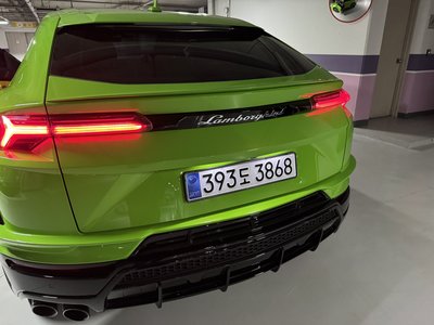 LAMBORGHINI URUS - 3