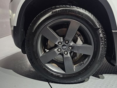 LAND ROVER DEFENDER - 6