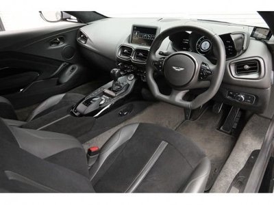 ASTON MARTIN VANTAGE - 7