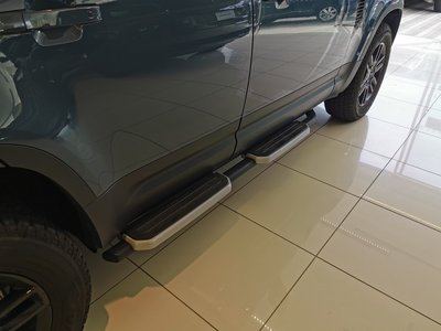 LAND ROVER DEFENDER - 10