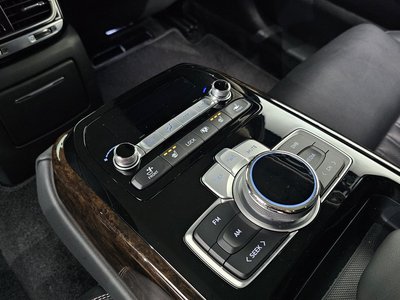 2021 Genesis G90 — миниатюра 22