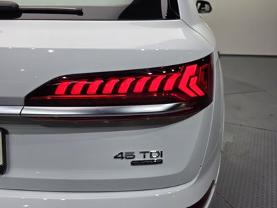 AUDI Q7 - 10
