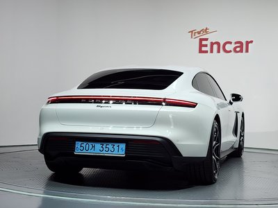 2023 Porsche TAYCAN photo 3