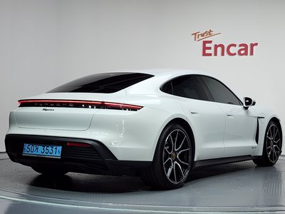 2023 Porsche TAYCAN photo 4