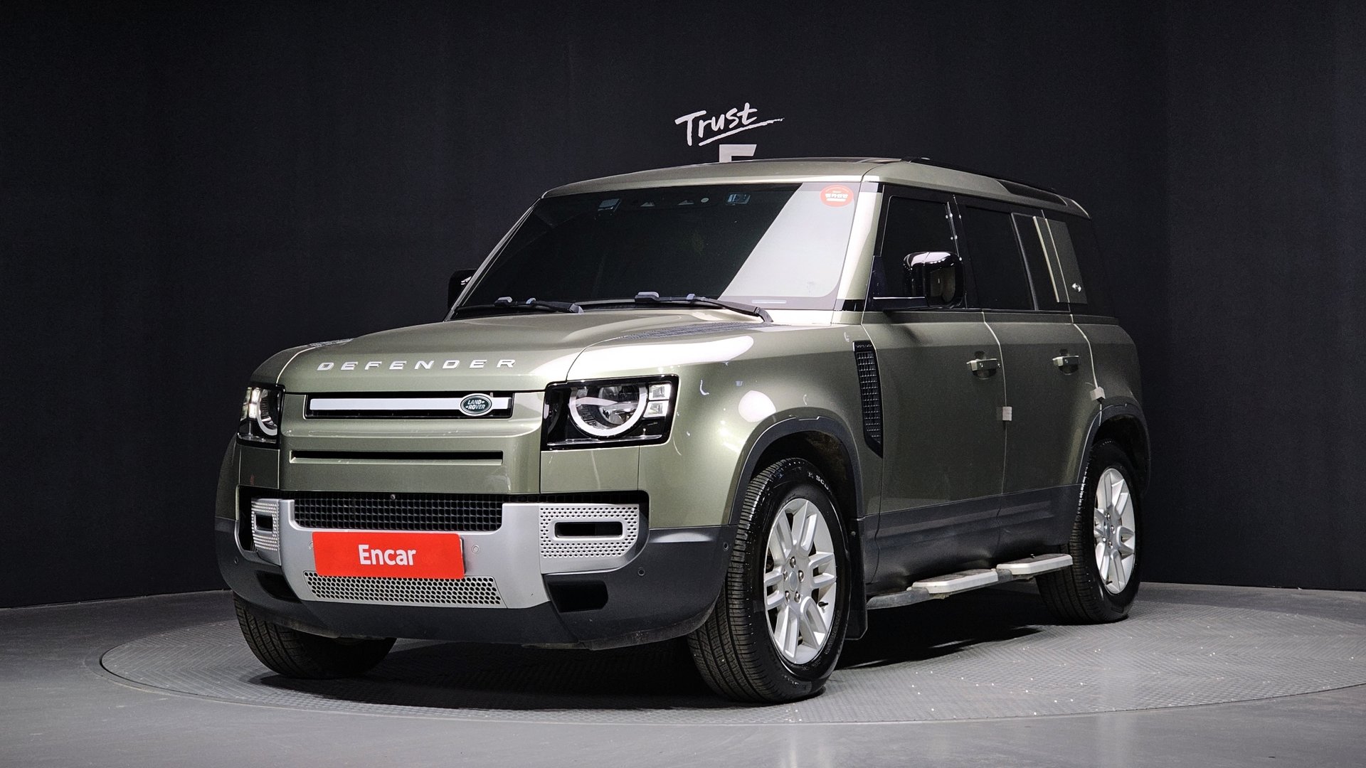 LAND ROVER DEFENDER - View 1