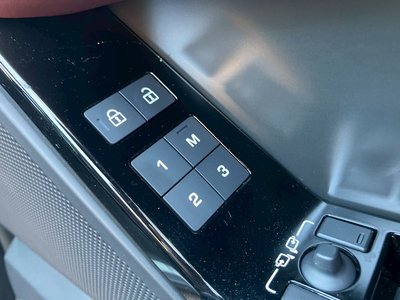 2023 LAND Rover RANGE ROVER VELAR — миниатюра 36