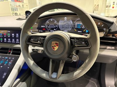 صورة مصغرة 12 لـ 2023 Porsche TAYCAN