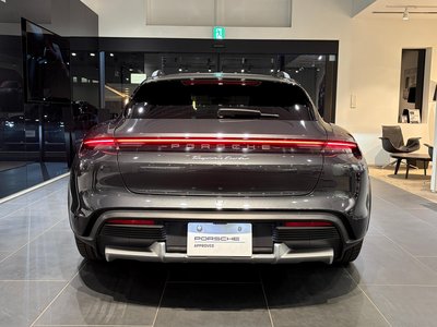2023 Porsche TAYCAN photo 7