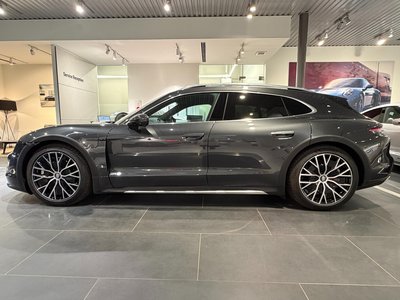 2023 Porsche TAYCAN photo 9
