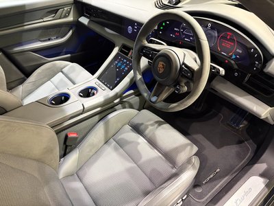 2023 Porsche TAYCAN photo 10