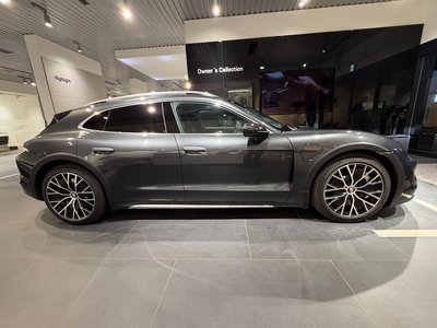 2023 Porsche TAYCAN photo 5