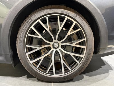 صورة مصغرة 24 لـ 2023 Porsche TAYCAN