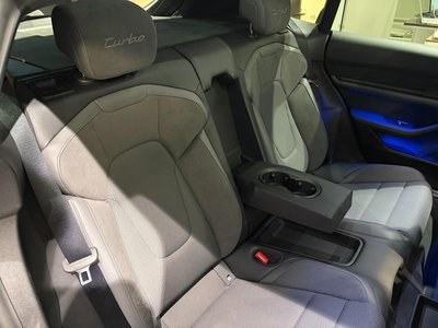 صورة مصغرة 17 لـ 2023 Porsche TAYCAN