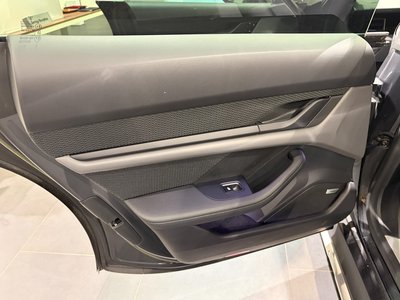 صورة مصغرة 32 لـ 2023 Porsche TAYCAN