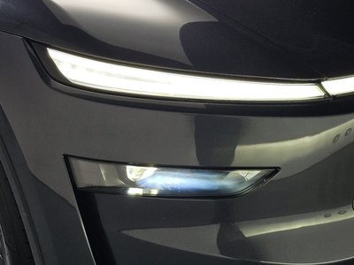 صورة 9 لـ 2025 Tesla MODEL Y