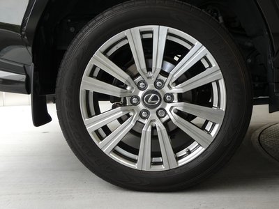 2024 Lexus LX — миниатюра 17