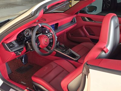 PORSCHE 911 - 4